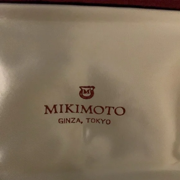 Mikimoto Silver and pearl tie tack and cuff links - Picture 2 of 5